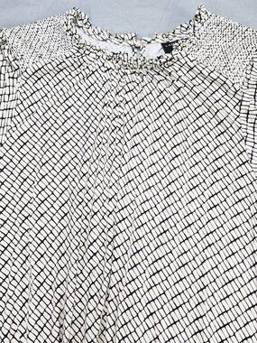 Lane Bryant Blouse Womens Plus 18/20 Black White Geometric Smocked Long Sleeve